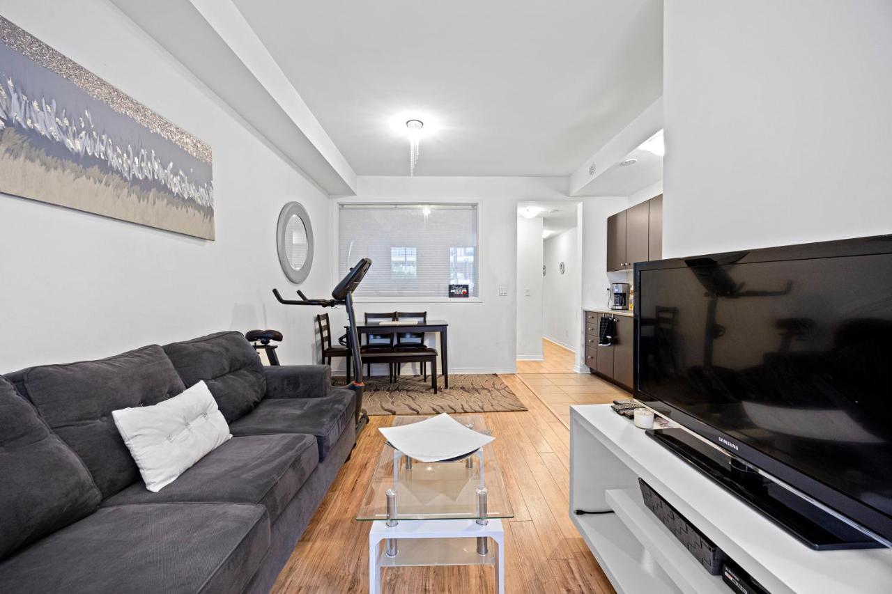 Beautiful Townhouse Near Yorkdale Mall, Wilson Subway Toronto Exterior foto