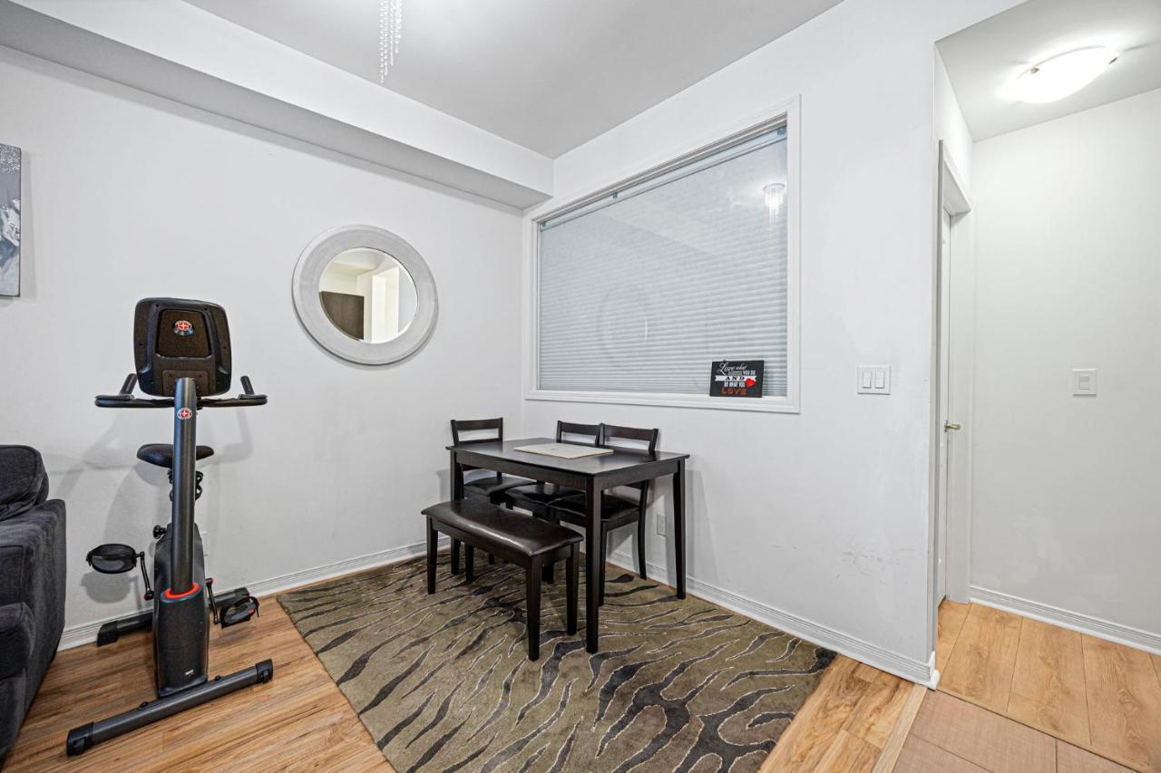 Beautiful Townhouse Near Yorkdale Mall, Wilson Subway Toronto Exterior foto