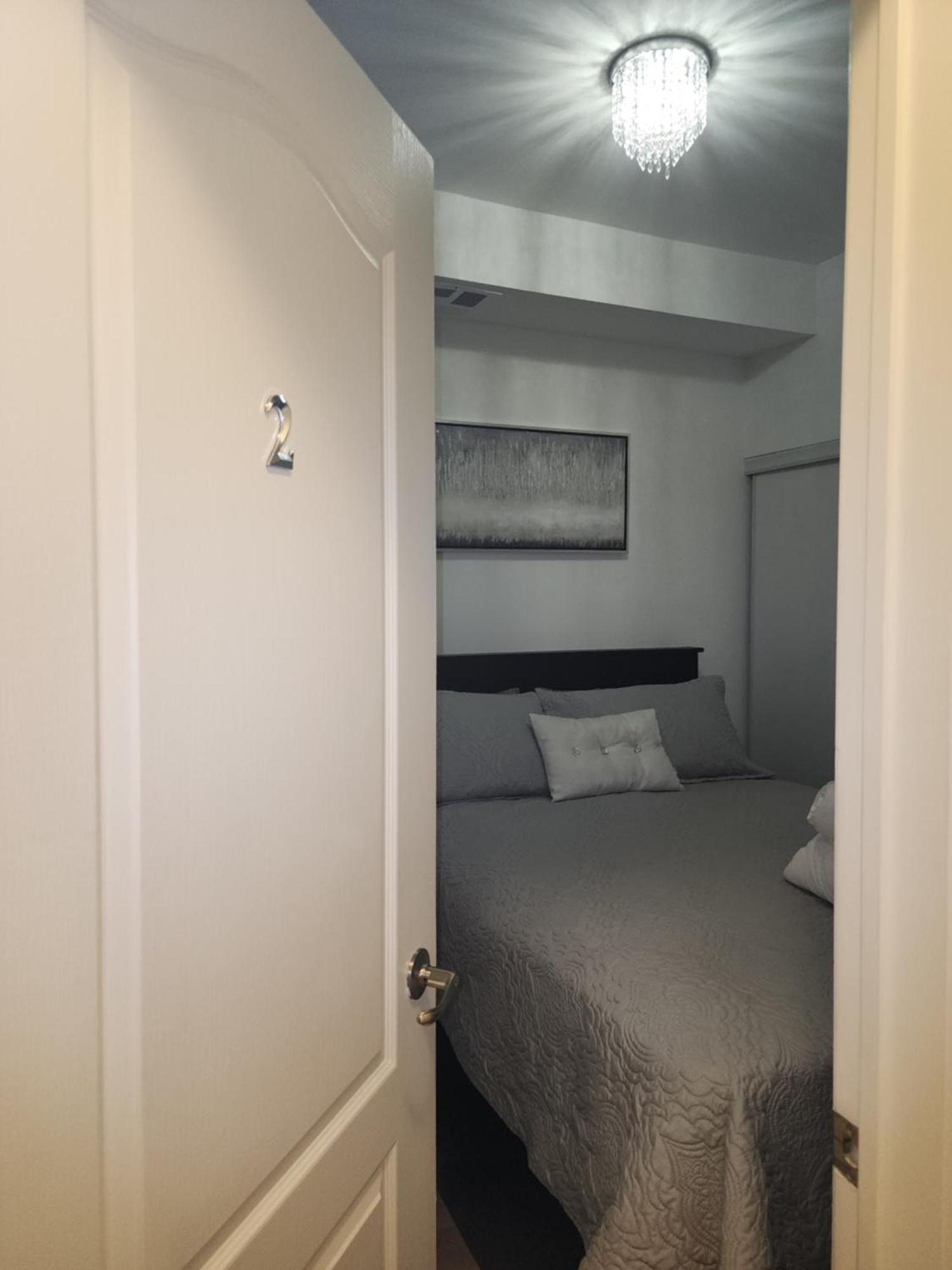 Beautiful Townhouse Near Yorkdale Mall, Wilson Subway Toronto Exterior foto